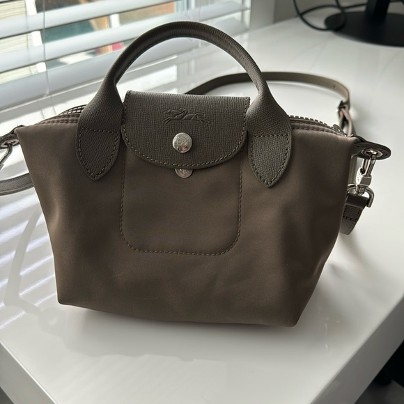 Longchamp Handbags - Longchamp Le Pliage Neo Bag
